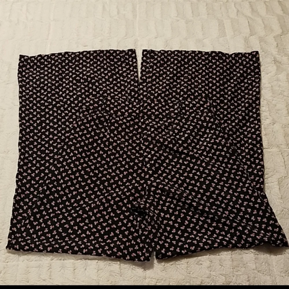 NWOT Forever 21 floral pants - Picture 9 of 9